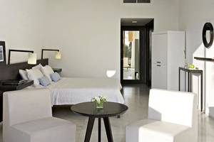 Almyra Hotel in Paphos