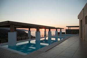 Sea Side Resort & Spa in Heraklion