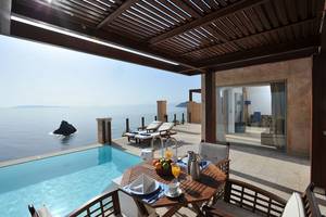 Sea Side Resort & Spa in Heraklion