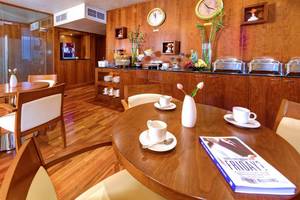 Golden Sands Hotel Apartments in Dubai