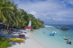 Royal Island Resort & Spa in Malediven, Strand, Meer