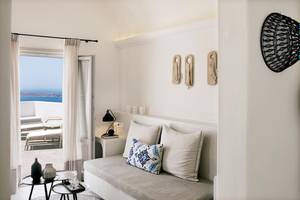 Santo Pure Oia Suites & Villas in Santorin