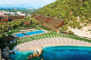 Luftaufnahme des Maxx Royal Kemer Resorts mit Swimmingpools und Strand