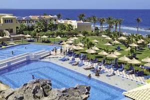 Radisson Blu Beach Resort in Kreta, Aussenansicht des Hotels, Pool