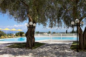 Paradise Hotel Corfu in Korfu & Paxi