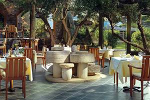 Porto Elounda Golf & Spa Resort in Heraklion