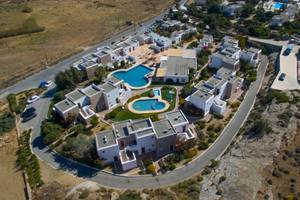 Naxos Palace in Santorin