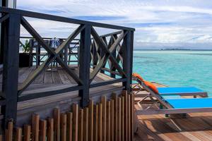 Kuredu Island Resort & Spa, Wasserbungalow