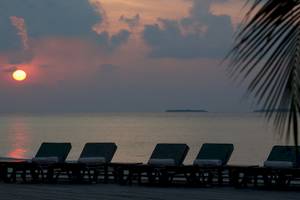 Kuredu Island Resort & Spa, Sonnenliegen Sonnenuntergang