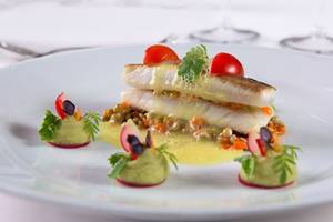 Fischplatte mit Kaviar und Gemüse im Rodos Palladium Hotel