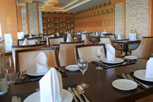 Restaurant des Labranda Ephesus Princess Hotels mit gedeckten Tischen