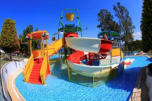 Wasserrutsche im LABRANDA Ephesus Princess Hotel mit blauem Pool