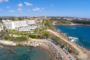 Queens Bay in Paphos