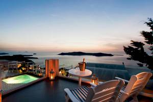 Andromeda Villas & Spa Resort in Santorin