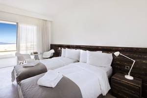 Amphora Hotel & Suites in Larnaca