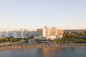 The Golden Bay Beach Hotel in Larnaca