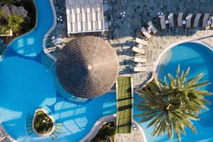 The Golden Bay Beach Hotel in Larnaca