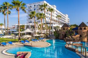 Lordos Beach Hotel in Larnaca