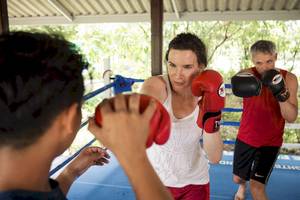 Boxtraining im Boxring im Robinson Khao Lak Hotel