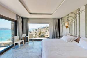 Royal Marmin Bay Boutique in Heraklion