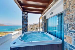 Royal Marmin Bay Boutique in Heraklion