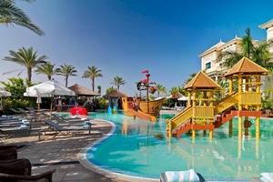 Kinderpool im Gran Melia Palacio de Isora Hotel mit Piratenschiff und Rutschen