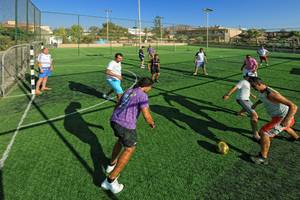 Fußballspiel im Aphrodite Beach Club Hotel.
