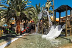 Wasserspielplatz im Barcelo Fuerteventura Mar Hotel mit Rutschen und Wasserfontaene