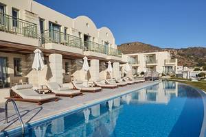 Giannoulis Grand Bay Beach Resort in Heraklion