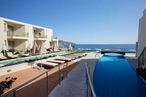 Giannoulis Grand Bay Beach Resort in Heraklion