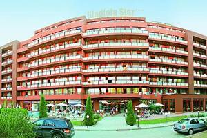 Außenansicht des Gladiola Star Hotels mit vielen Stockwerken und Balkonen.