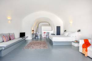 Ambassador Aegean Luxury Hotel & Suites in Santorin