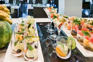 Früchte und Desserts auf dem Buffet im Occidental Jandia Royal Level