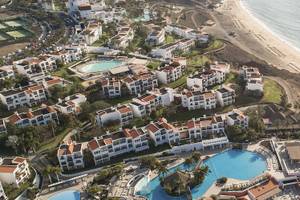 Luftaufnahme des Fuerteventura Princess Hotels mit Swimmingpools und Strand