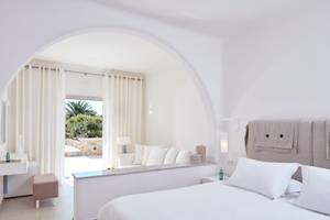 Santo Miramare Resort in Santorin