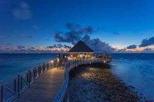 Bandos Maldives in Malediven, Wasserrestaurant