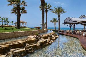 Pioneer Beach Hotel in Paphos