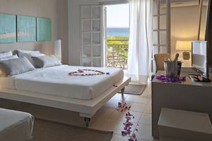 The Bay Hotel & Suites in Zakynthos