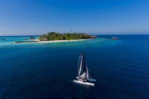 Outrigger Maldives Maafushivaru Resort in Malediven