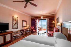 Doppelbettzimmer mit Meerblick im Sheraton Fuerteventura Beach, Golf & Spa Resort.