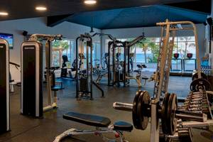 Fitnesscenter im Playabachata Spa Resort mit Blick auf das Meer