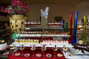 Buffet mit verschiedenen Desserts im Fame Residence Lara & Spa Hotel