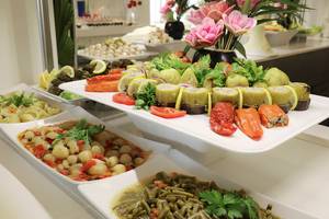 Buffettisch im LABRANDA TMT Bodrum mit verschiedenen Gerichten.