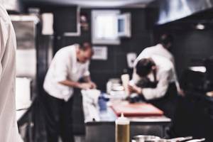 Das Küchenteam des Myconian Korali Relais & Chateaux in Aktion