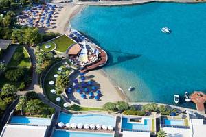 Elounda Bay Palace in Kreta, Aussenansicht des Hotels, Strand