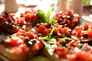 Nahaufnahme von Tomaten auf Toast im Saint Patrick's Hotel Gozo.