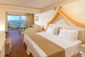 Alexander Beach Hotel & Village in Heraklion