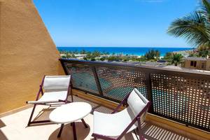 Balkon des Sol Fuerteventura Jandia Hotels mit Blick auf den Ozean