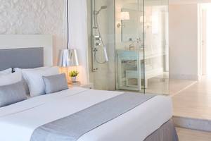 Knossos Beach Bungalows Suites Resort & Spa in Heraklion