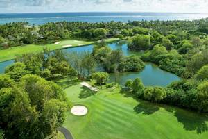 Luftaufnahme des Golfplatzes im Constance Ephelia Hotel auf Mahe, Seychellen